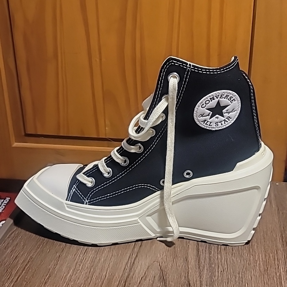 Woman's CONVERSE 70's chunky heel size 8 sneaker. NWOT - Picture 2 of 6